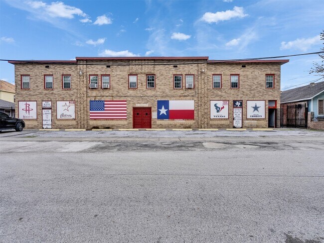 Building Photo - 2316 Freeman St