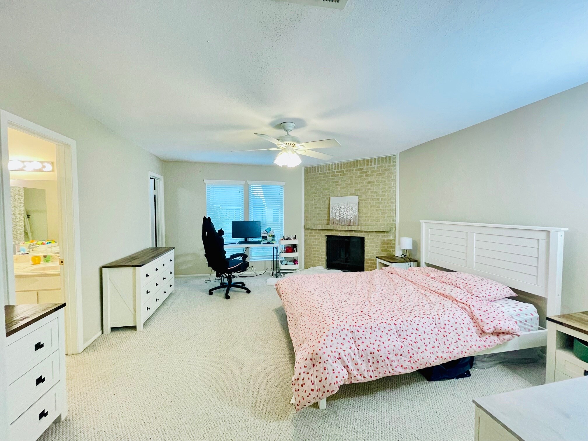 Primary Suite with double sinks and walk in closet - 8263 Wednesbury Ln