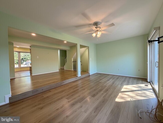Building Photo - 5406 New London Dr
