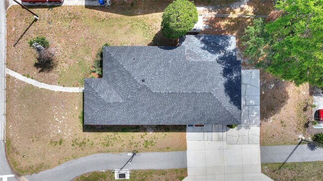 Building Photo - 666 Ave B SW
