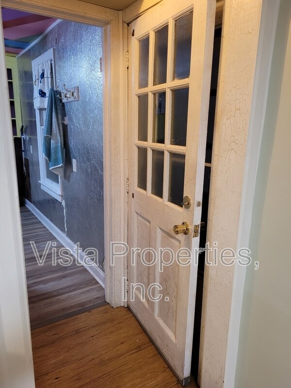 Building Photo - 1121 Elm St