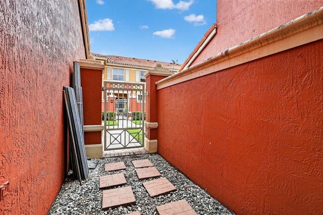 Building Photo - 6103 NW 116 Pl