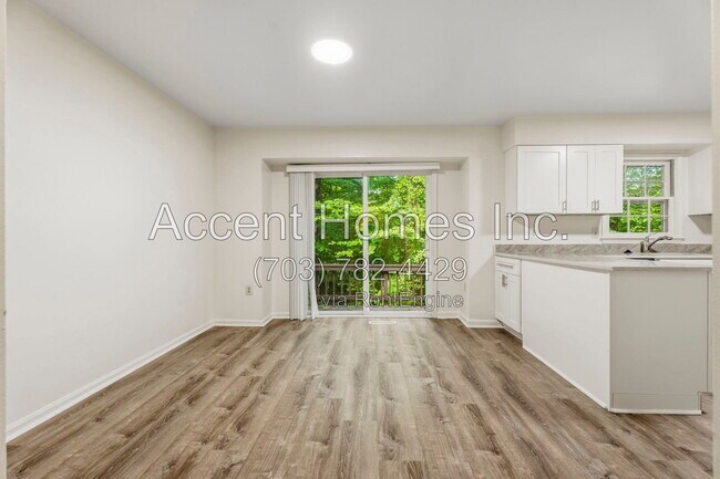 Building Photo - 7867 Painted Daisy Dr
