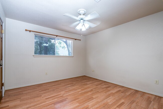 Building Photo - 8330 Silver Shadows Ln