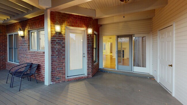 Building Photo - 218 Boxmere Pl