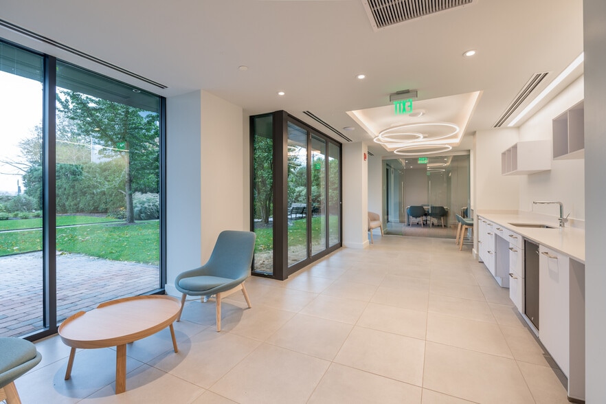 Building Photo - 1410 Columbia Rd