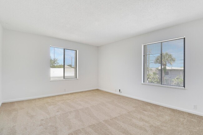 Building Photo - 150 Pineview Rd