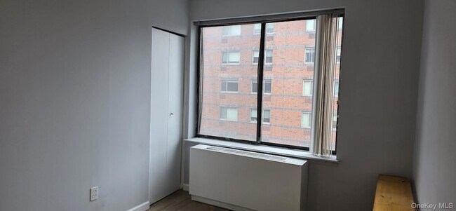 Building Photo - 3240 Netherland Ave