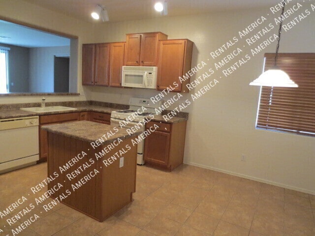 Building Photo - 19407 E Canary Way