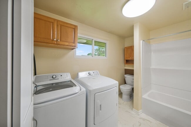 Building Photo - Mahomet | Renovated 2 Bed / 1 Bath Home