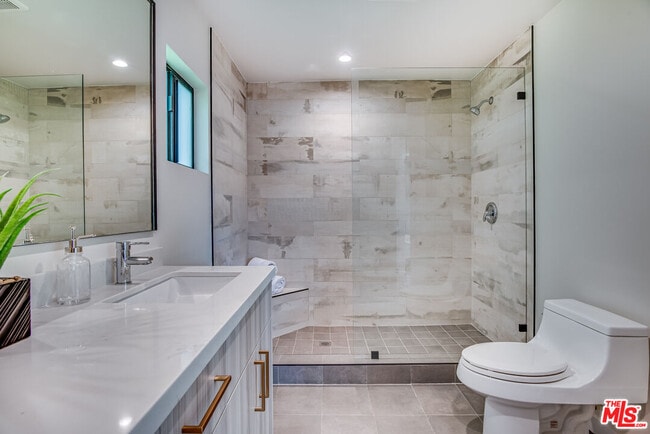 Building Photo - 13028 Calvert St