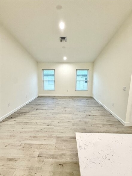 Building Photo - 1635 22nd Ave SW