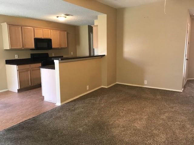 Building Photo - 220 Pinecrest Dr