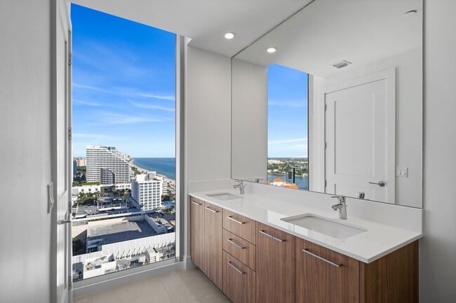 Building Photo - 151 N Seabreeze Blvd