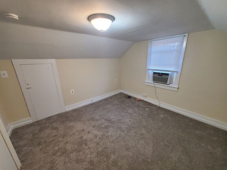 Building Photo - 398 Catlett Mountain Rd