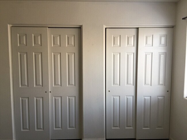 Building Photo - 2912 Dawn Dr