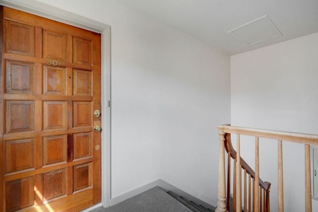 Building Photo - 2300 Nacogdoches Rd