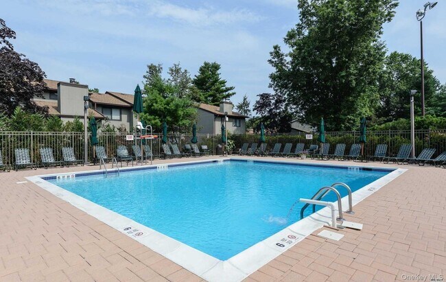 Building Photo - 277 Vista Dr