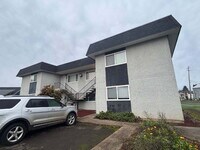 Building Photo - Updated 2-Bedroom Downstairs Apartment in Creswell – $200 Move-In Special!