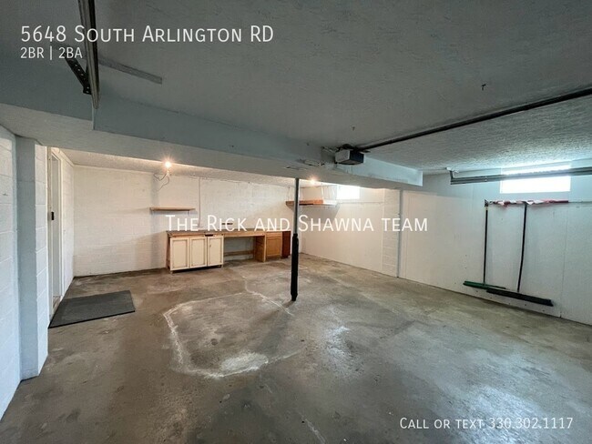 Building Photo - Two bedroom townhouse with bonus room for ...