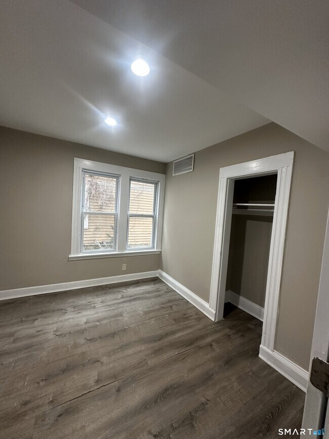 Building Photo - 179 Orland St