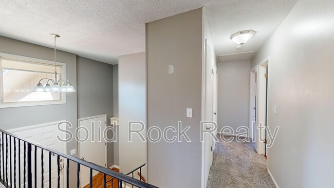 Building Photo - 6505 Wicklow Cir E