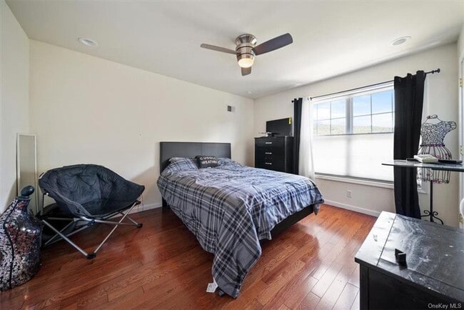 Building Photo - 10 Silas Seaman St