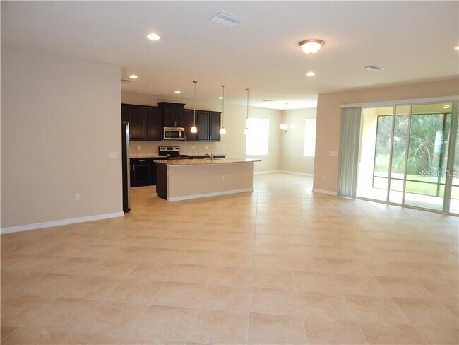 Building Photo - 15302 Las Olas Pl