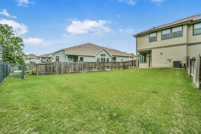 Building Photo - 323 N Spotted Fern Dr