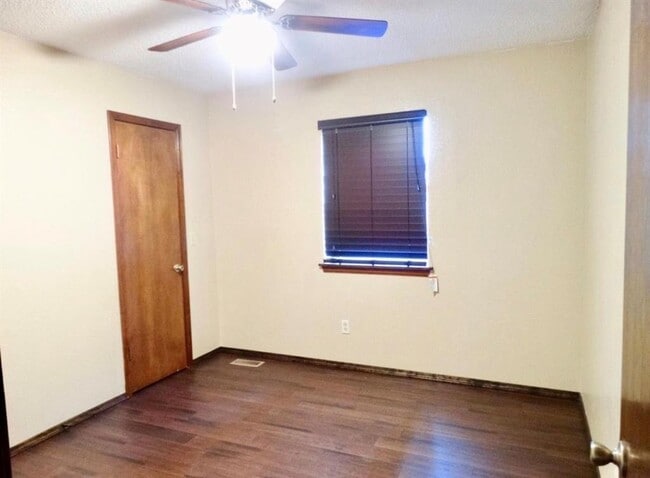 Building Photo - 2116 Lazybrook Trail