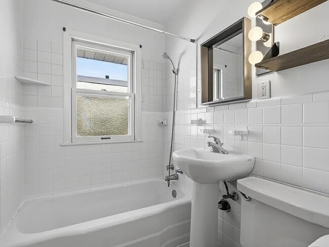 Building Photo - 5212 Bloomington Ave