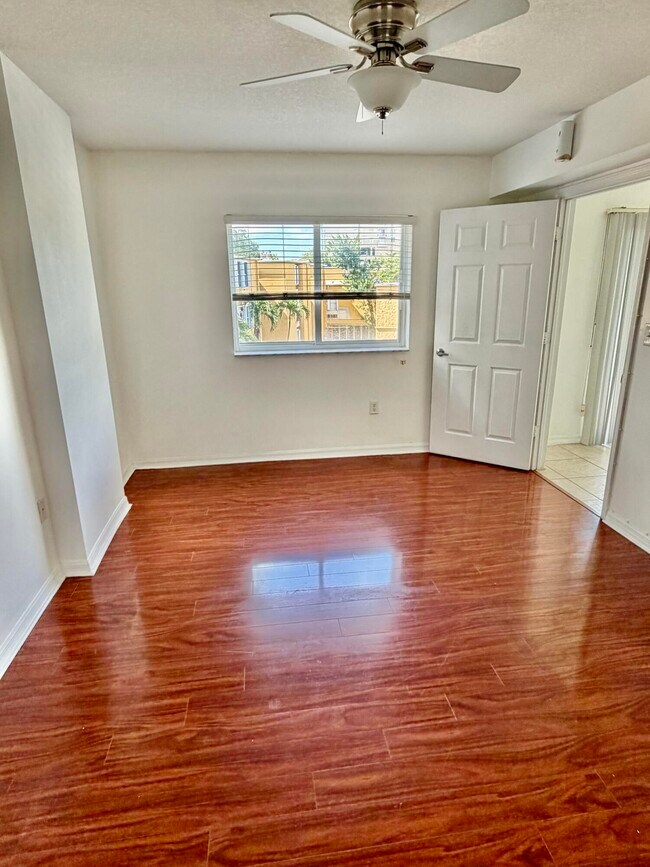 Building Photo - 2475 NW 16th St Rd