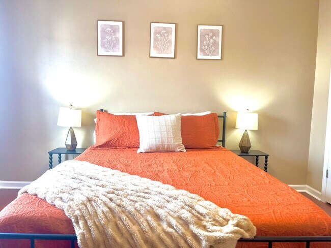 Building Photo - 1409 Pleasant Ridge Dr