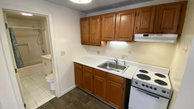 Interior Photo - 20-22 Ash St