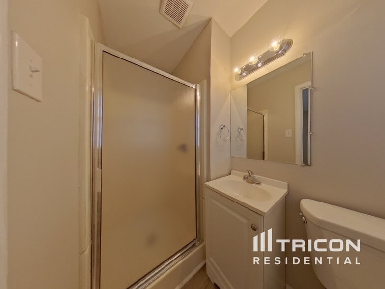 Building Photo - 5020 Horton Pl