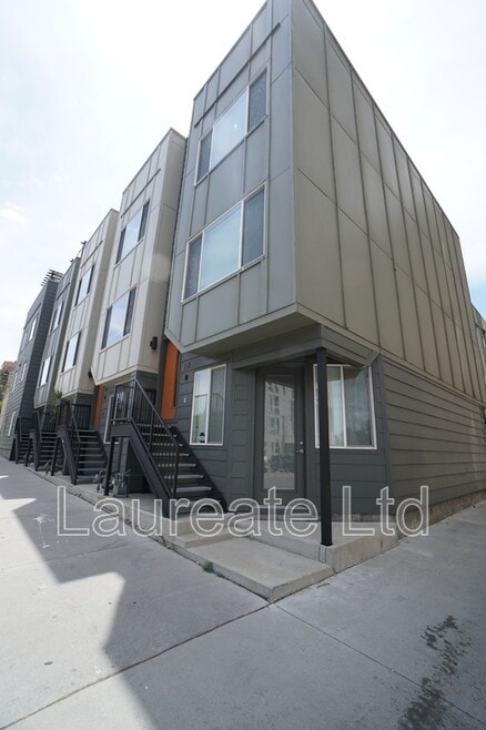 Building Photo - 518 Park Ave W