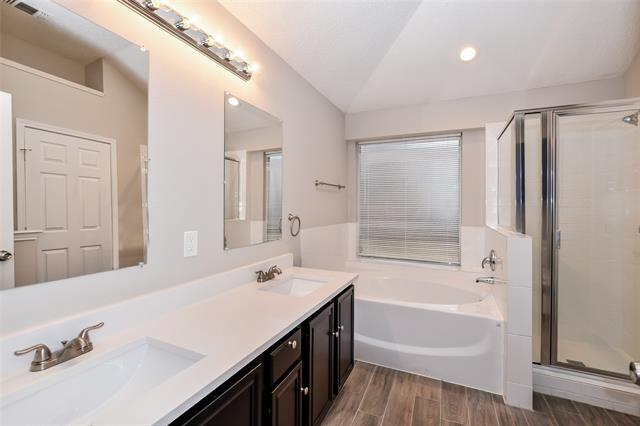 Building Photo - 2406 Garden Creek Dr