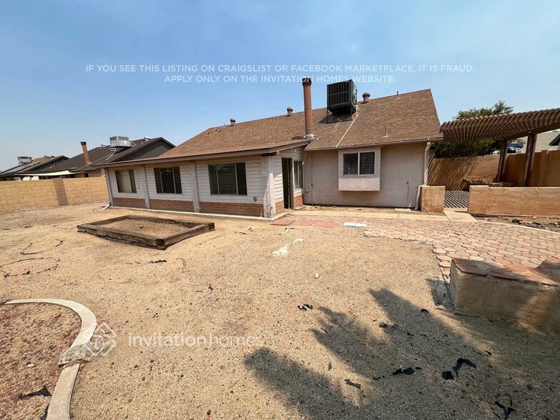 Building Photo - 8833 W Vogel Ave