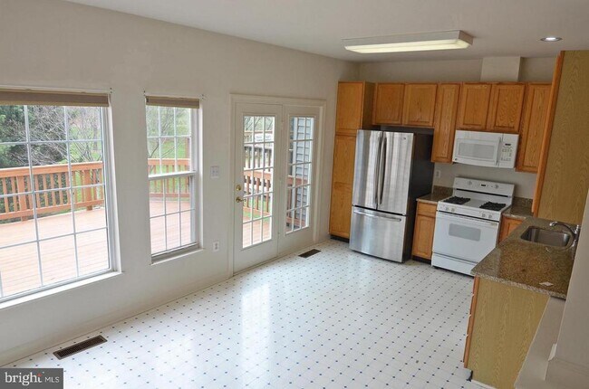 Building Photo - 14243 Glade Spring Dr