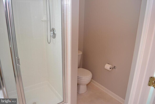 Building Photo - 1725 Emory St