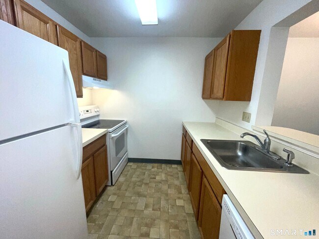 Building Photo - 307 Willow Springs