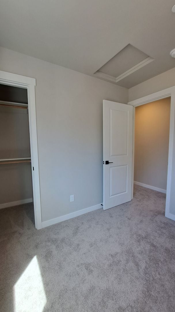 Building Photo - 3111 E Camellia Way