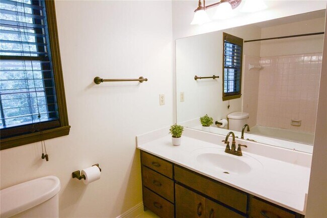Building Photo - 4156 Westerleigh Ct NW
