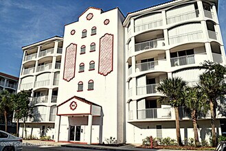 Building Photo - 801 Del Rio Way