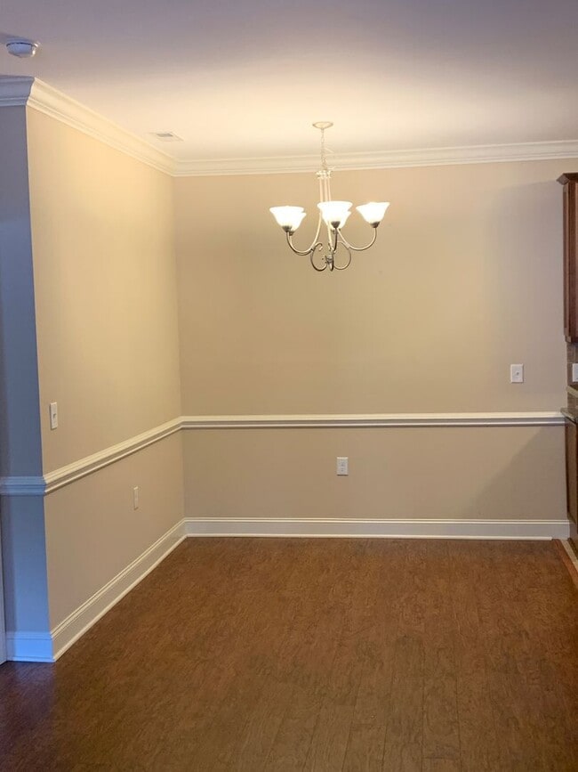 Building Photo - AMAZING UNIT IN ANDERSON CREEK