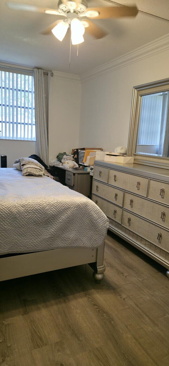 Building Photo - 6091 NW 61st Ave