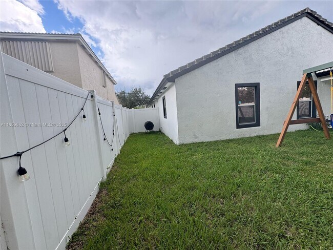Building Photo - 1642 NW 143rd Way