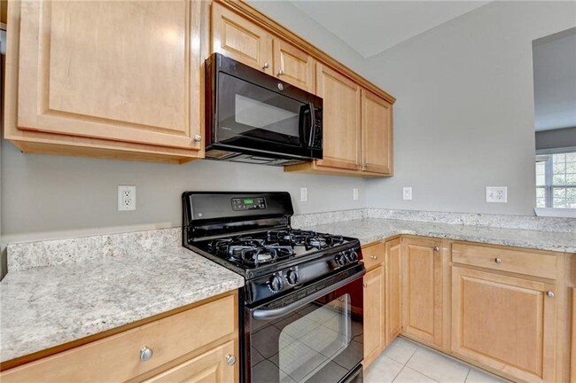 Building Photo - 4020 Edgecomb Dr