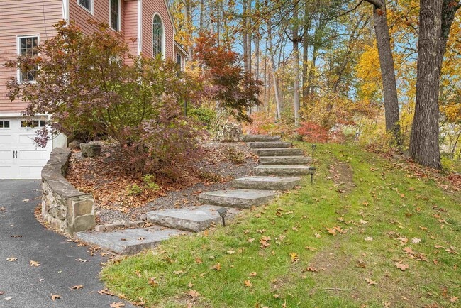 Building Photo - 13 Bear Hill Rd