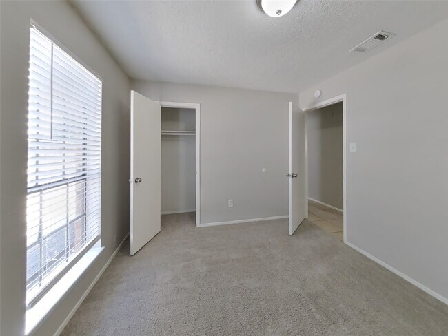 Building Photo - 20203 Fox Haven Ln